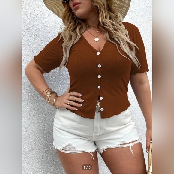 Button Front Lettuce Trim Top Size 0 XL Color: Brown - Picture 9 of 9
